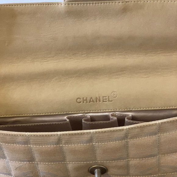 CHANEL vintage shoulder bag in beige - Picture 10 of 12